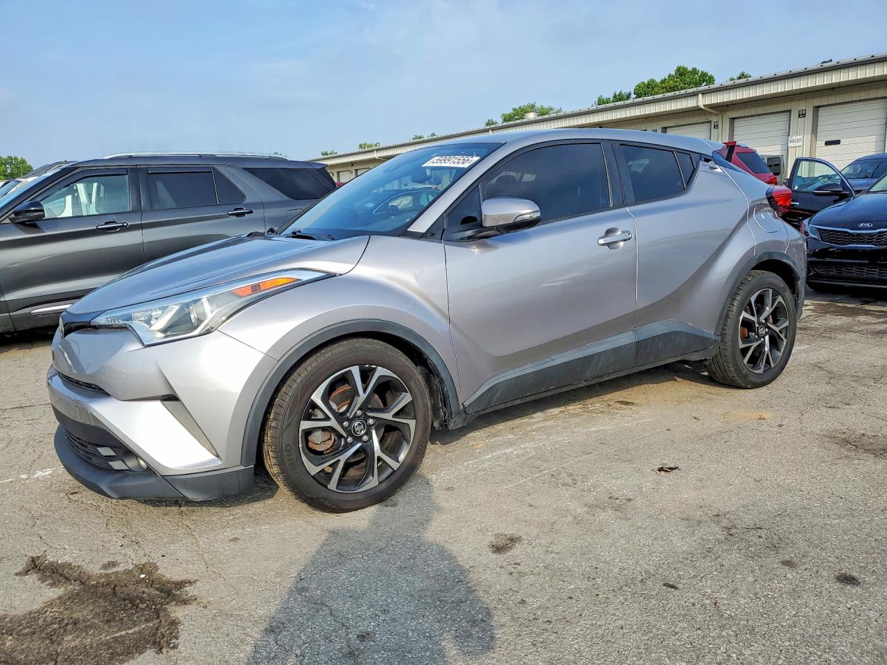2018 Toyota C-HR XLE Premium, VIN NMTKHMBX9JR056647 — Front end