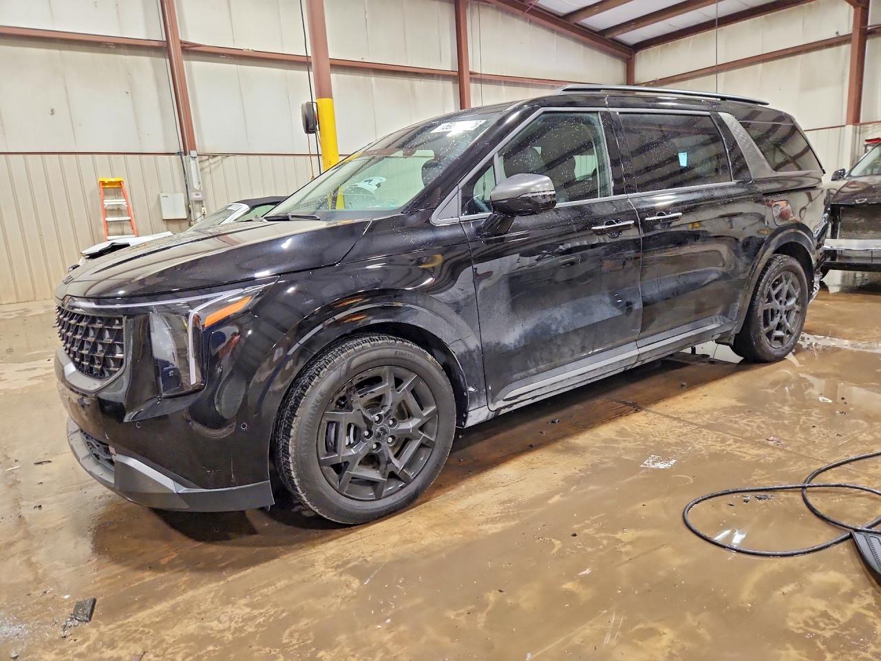2026 Kia Carnival SX, VIN KNDNE5K37T6632345 — Rear end