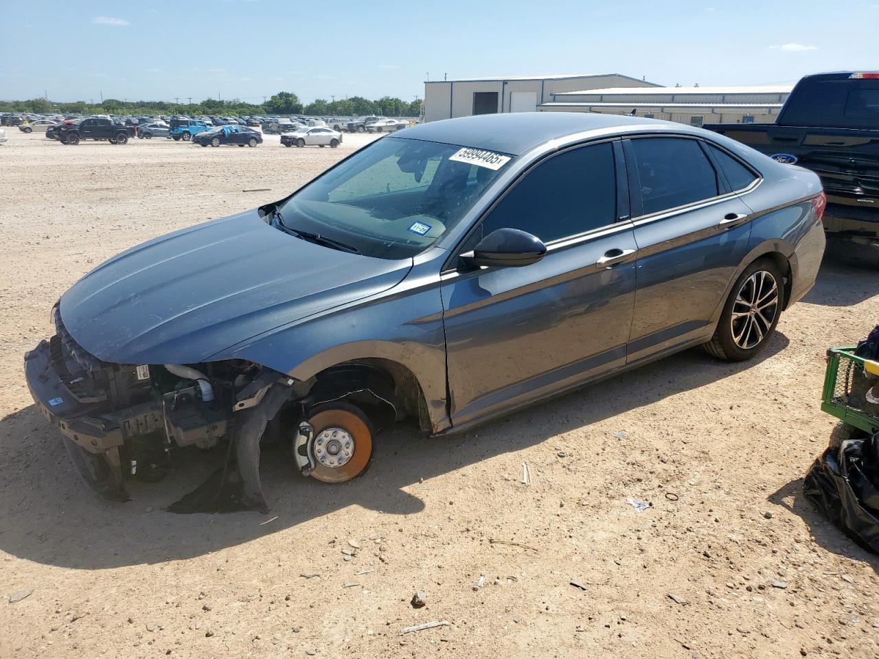 2025 Volkswagen Jetta Sport, VIN 3VWBX7BU3SM013822 — Перед
