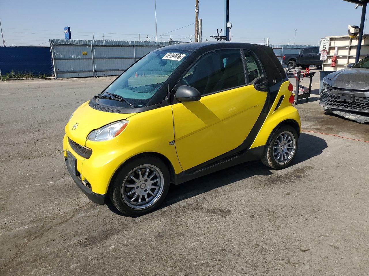 2010 Smart fortwo Pure, VIN WMEEJ3BA0AK385352 — Minor dents and scratches