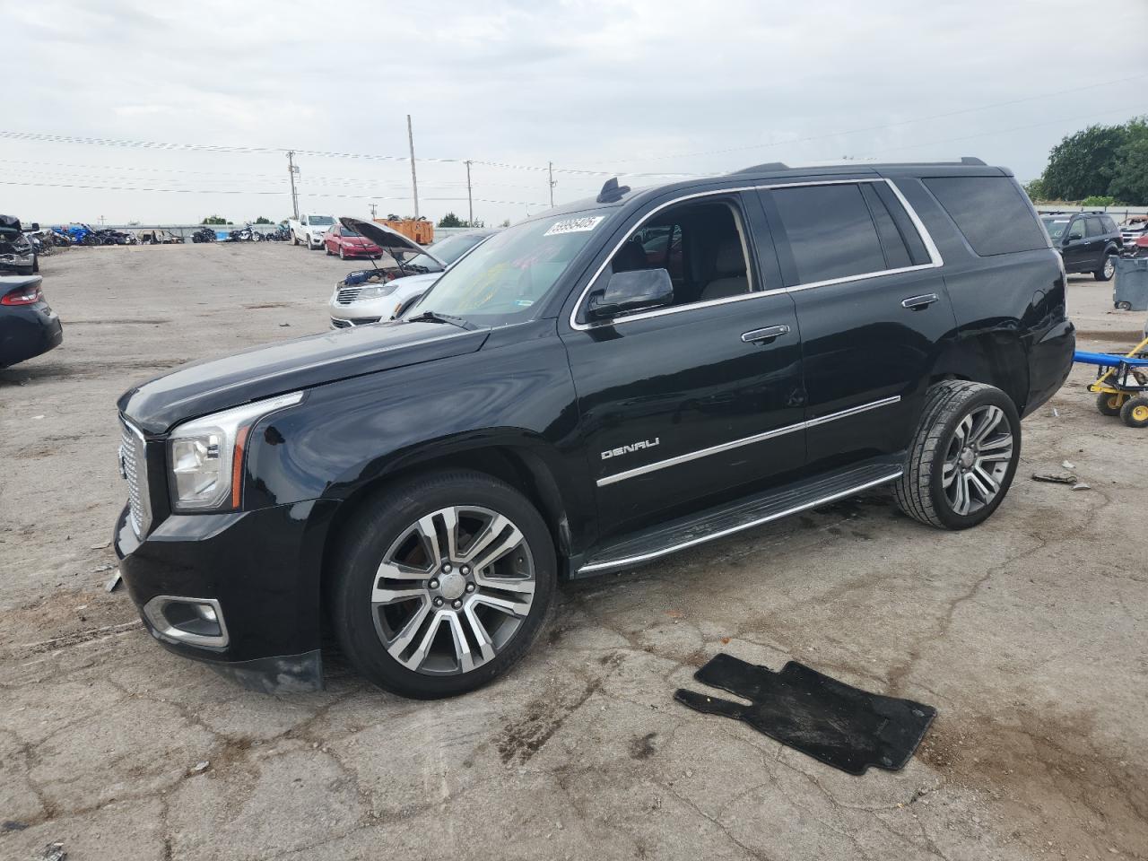 2017 GMC Yukon Denali, VIN 1GKS2CKJ3HR198921 — Front end