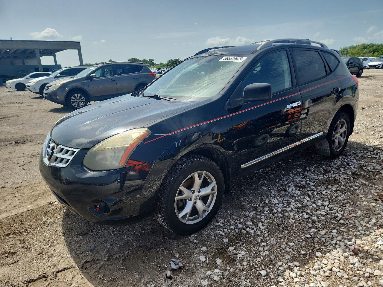 2011 Nissan Rogue SV, VIN JN8AS5MTXBW563464 — Side