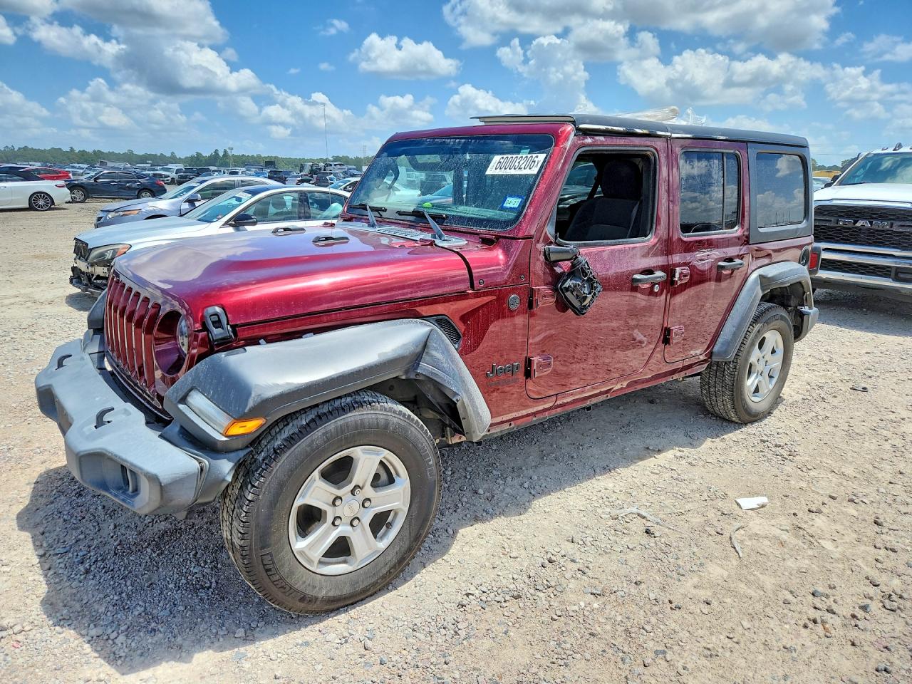 2022 Jeep Wrangler Unlimited Sport Altitude, VIN 1C4HJXDG7NW134301 — Side