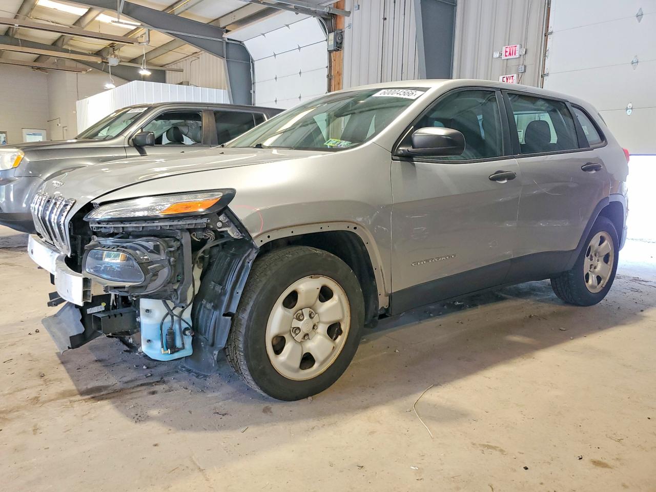 2015 Jeep Cherokee Sport, VIN 1C4PJLAB8FW506369 — Перед