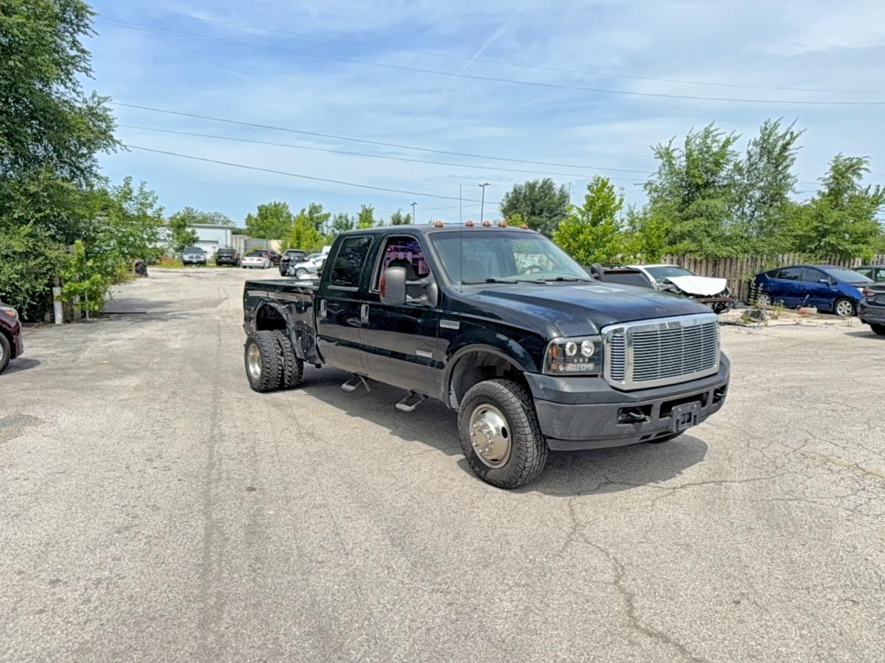 2006 Ford F-350 XL, VIN 1FTWW33P86EA38834 — Side