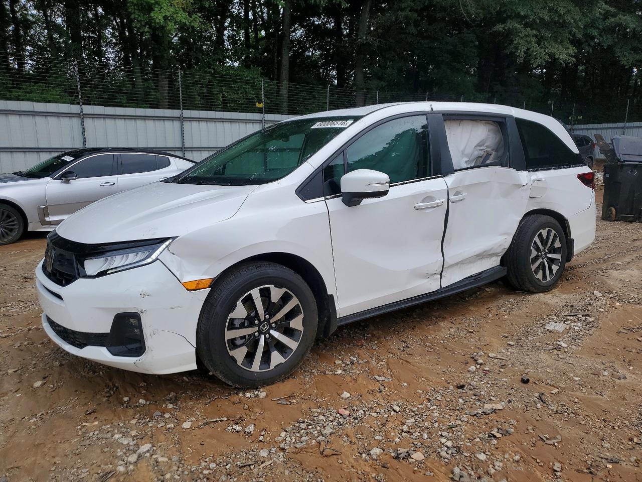 2025 Honda Odyssey EX-L, VIN 5FNRL6H64SB059941 — Бок