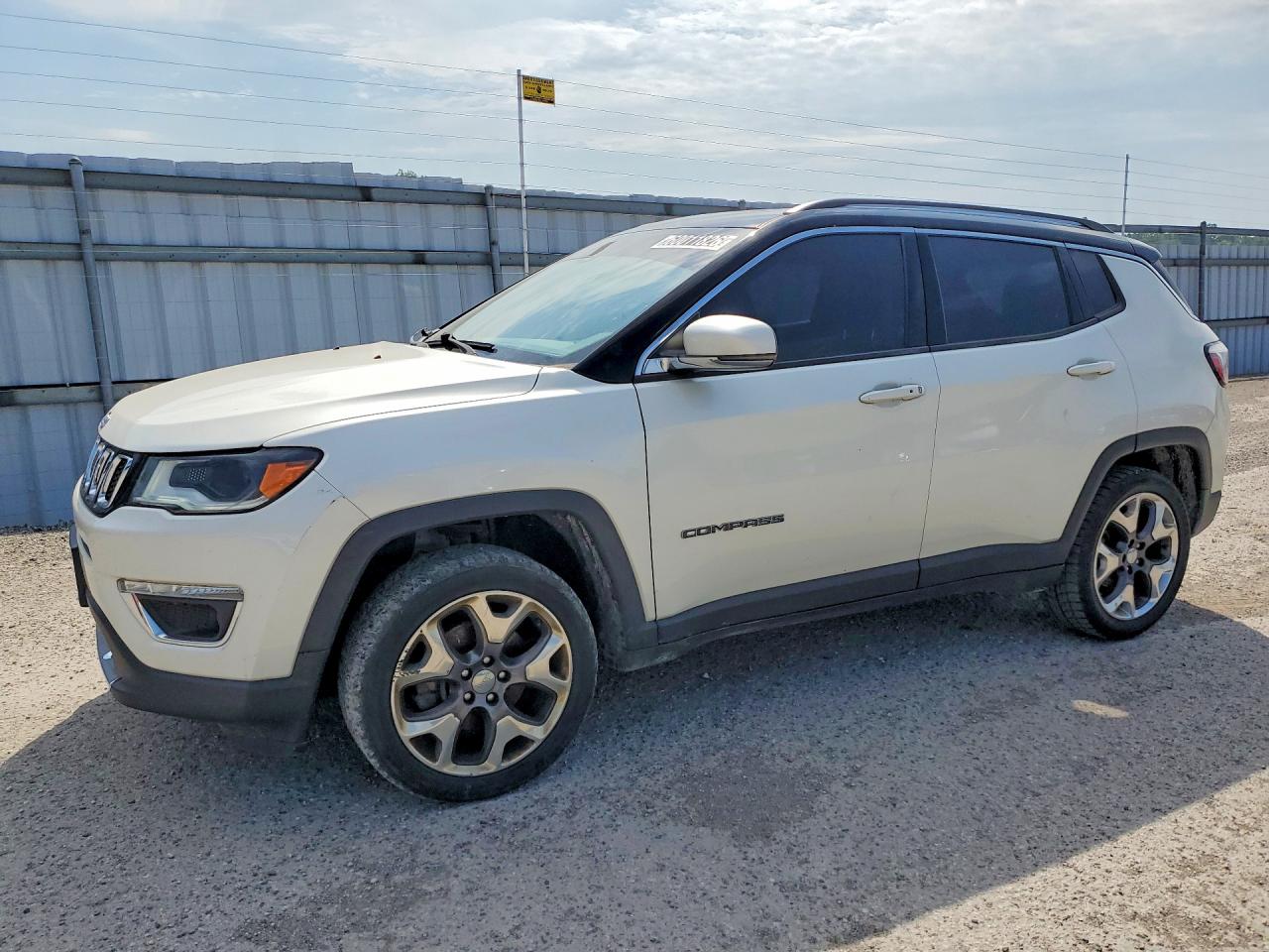 2018 Jeep Compass Limited, VIN 3C4NJDCB3JT417348 — Normal wear