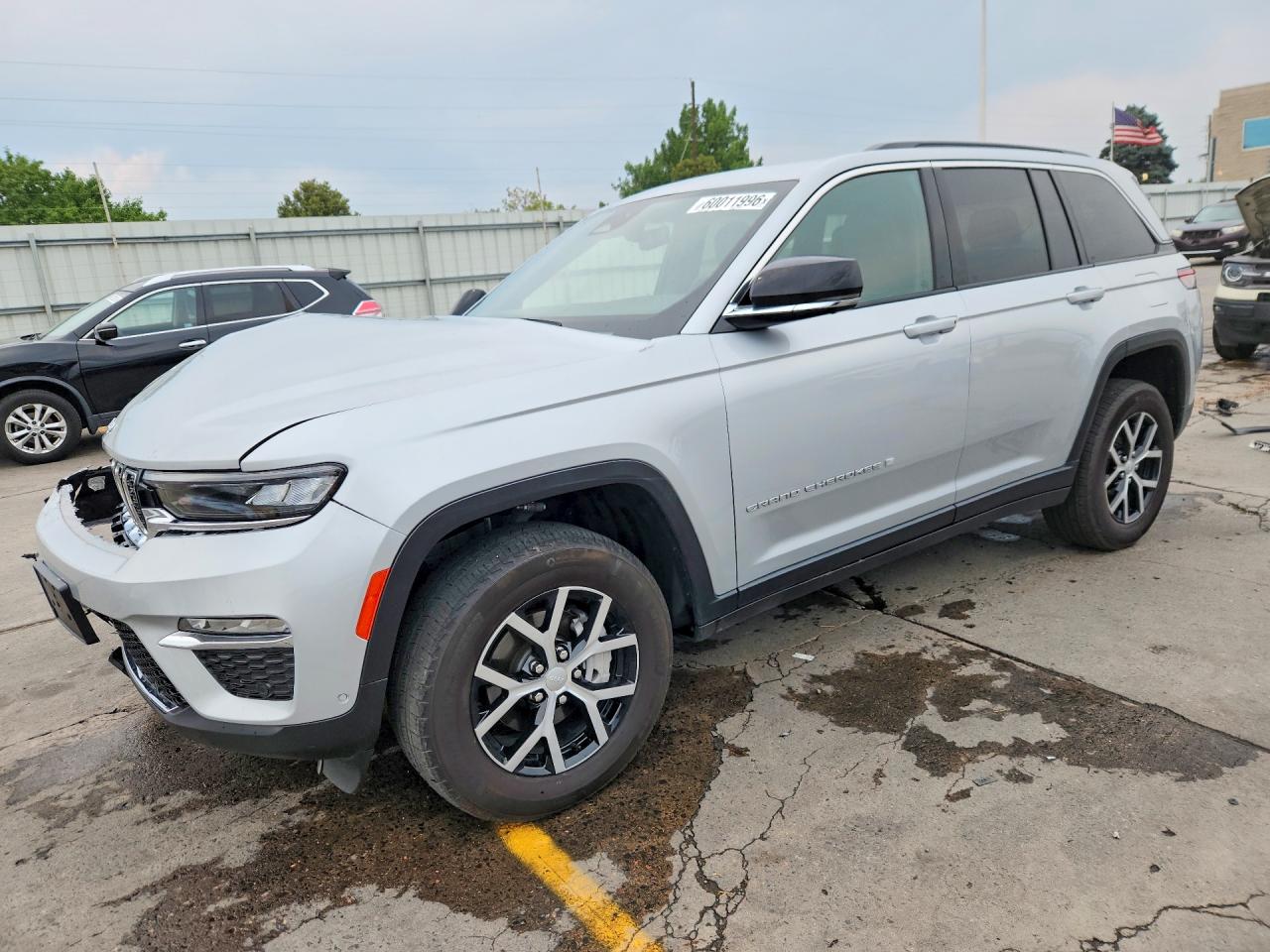 2024 Jeep Grand Cherokee Limited, VIN 1C4RJHBG0RC260892 — Front end