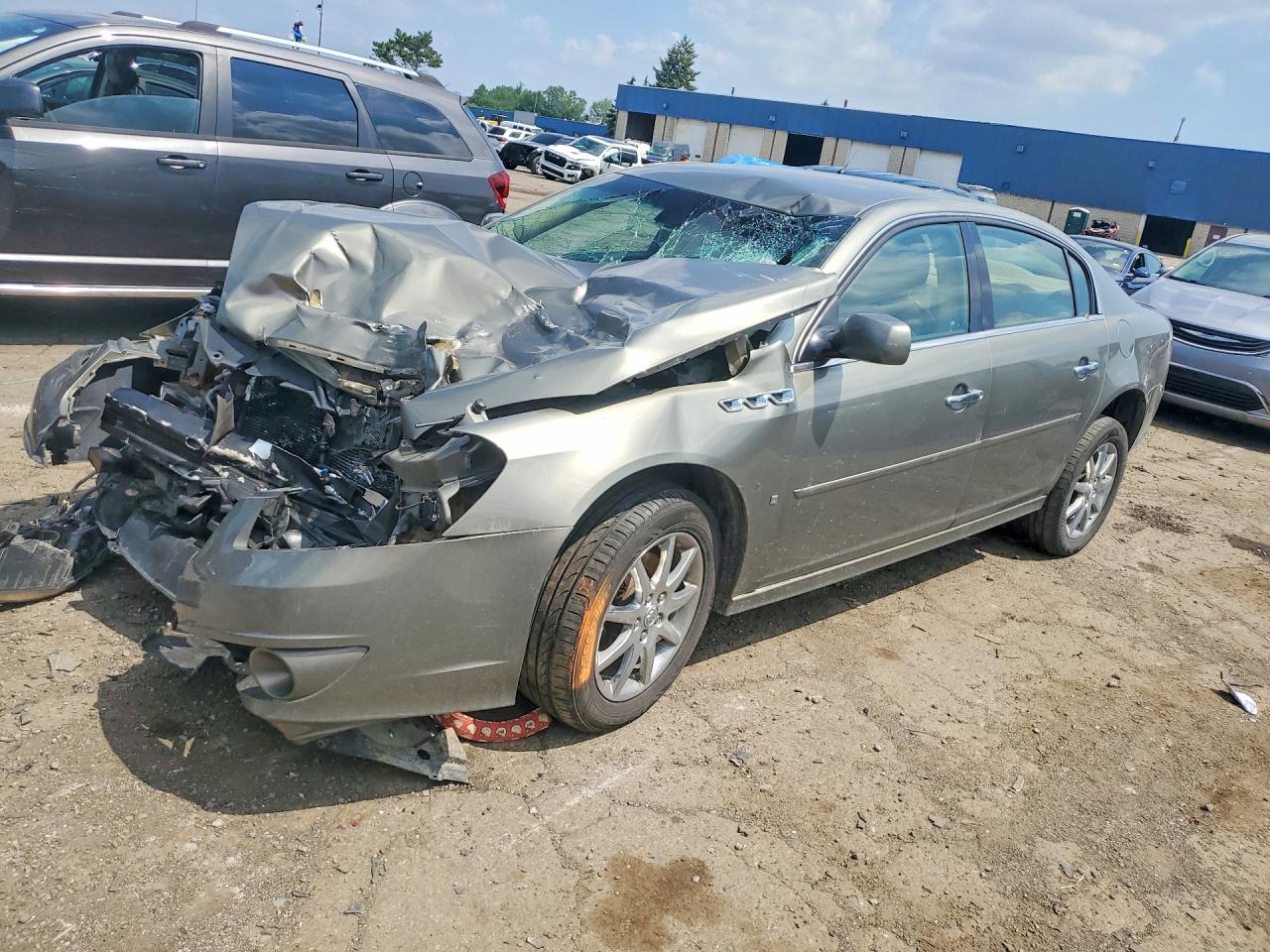 2010 Buick Lucerne CX-2, VIN 1G4HB5EM3AU112240 — Перед