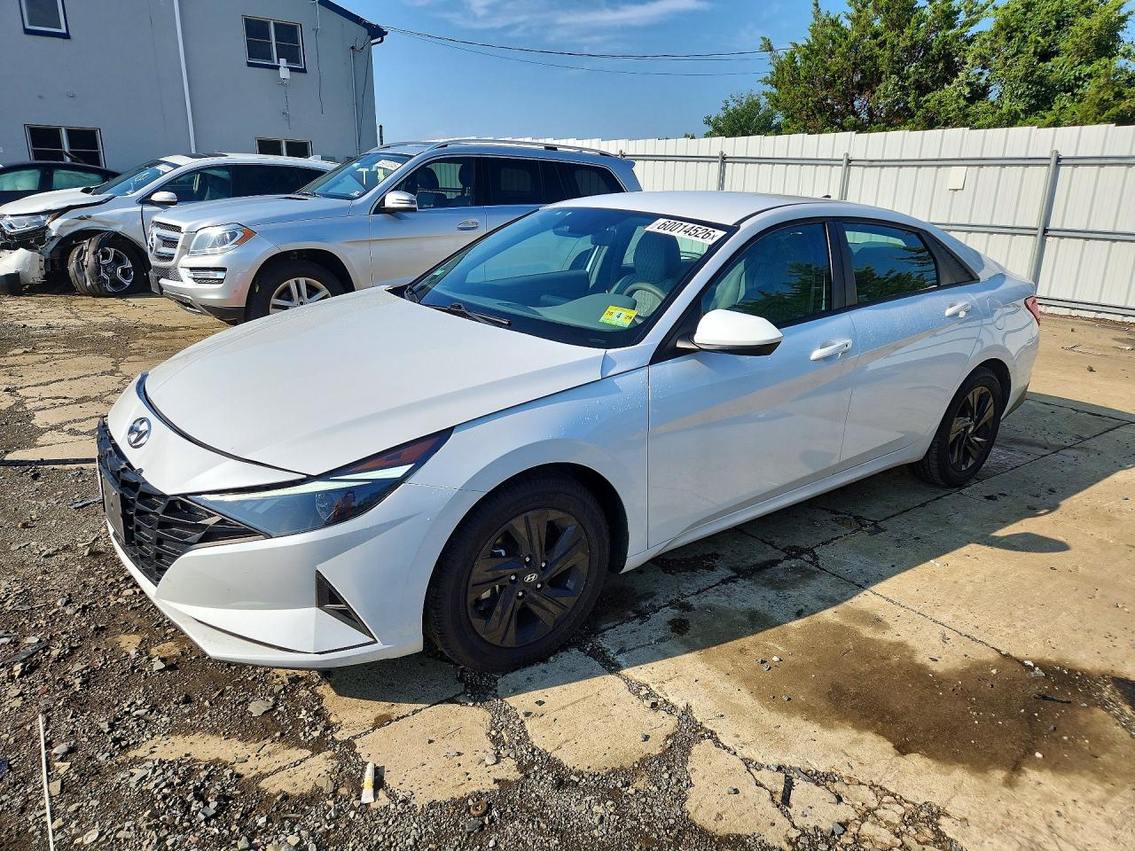 2021 Hyundai Elantra SEL, VIN 5NPLM4AG4MH001570 — Front end
