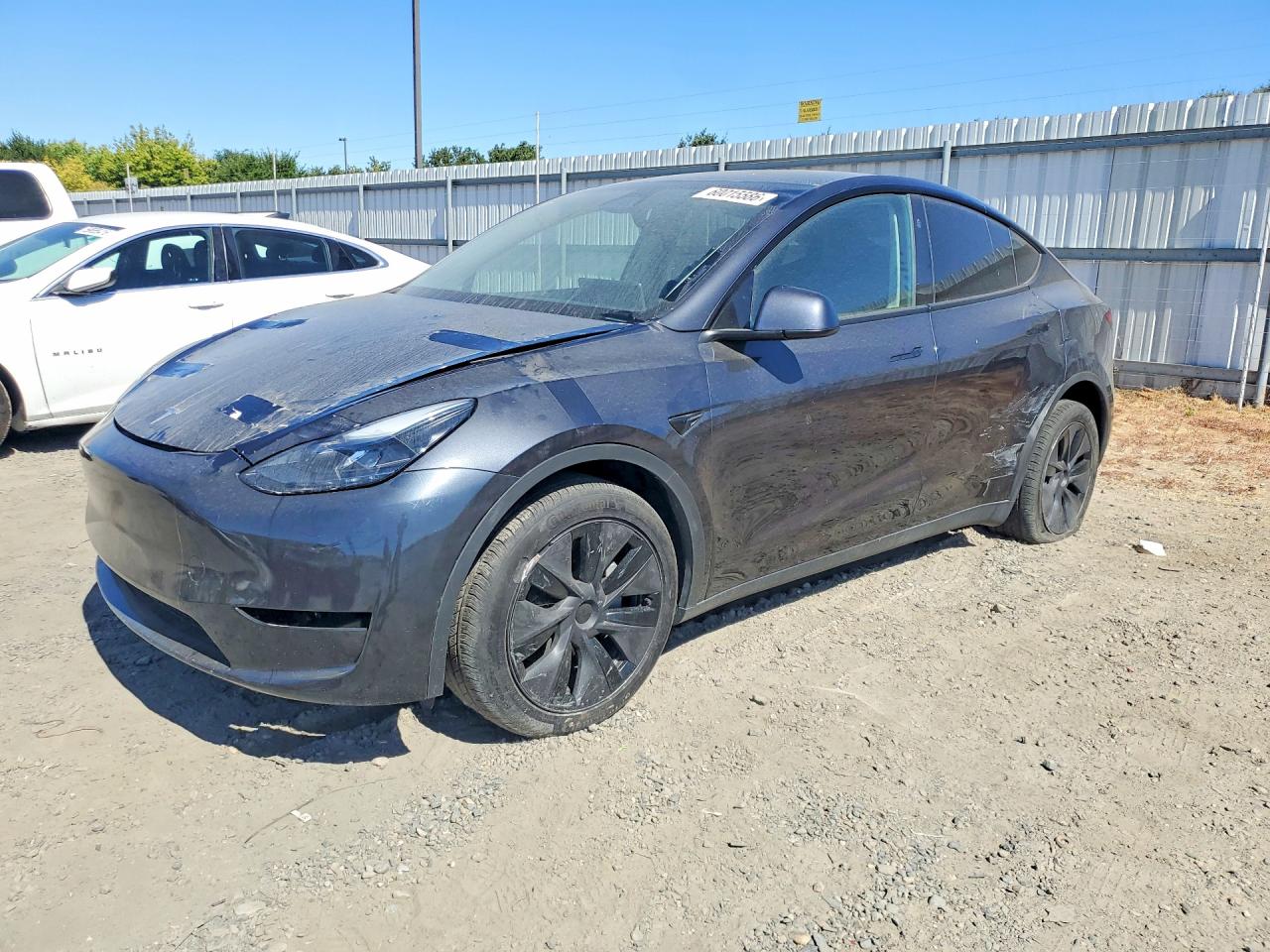 2025 Tesla Model Y Long Range, VIN 7SAYGDED2SF259629 — Auction photo 1 of 4