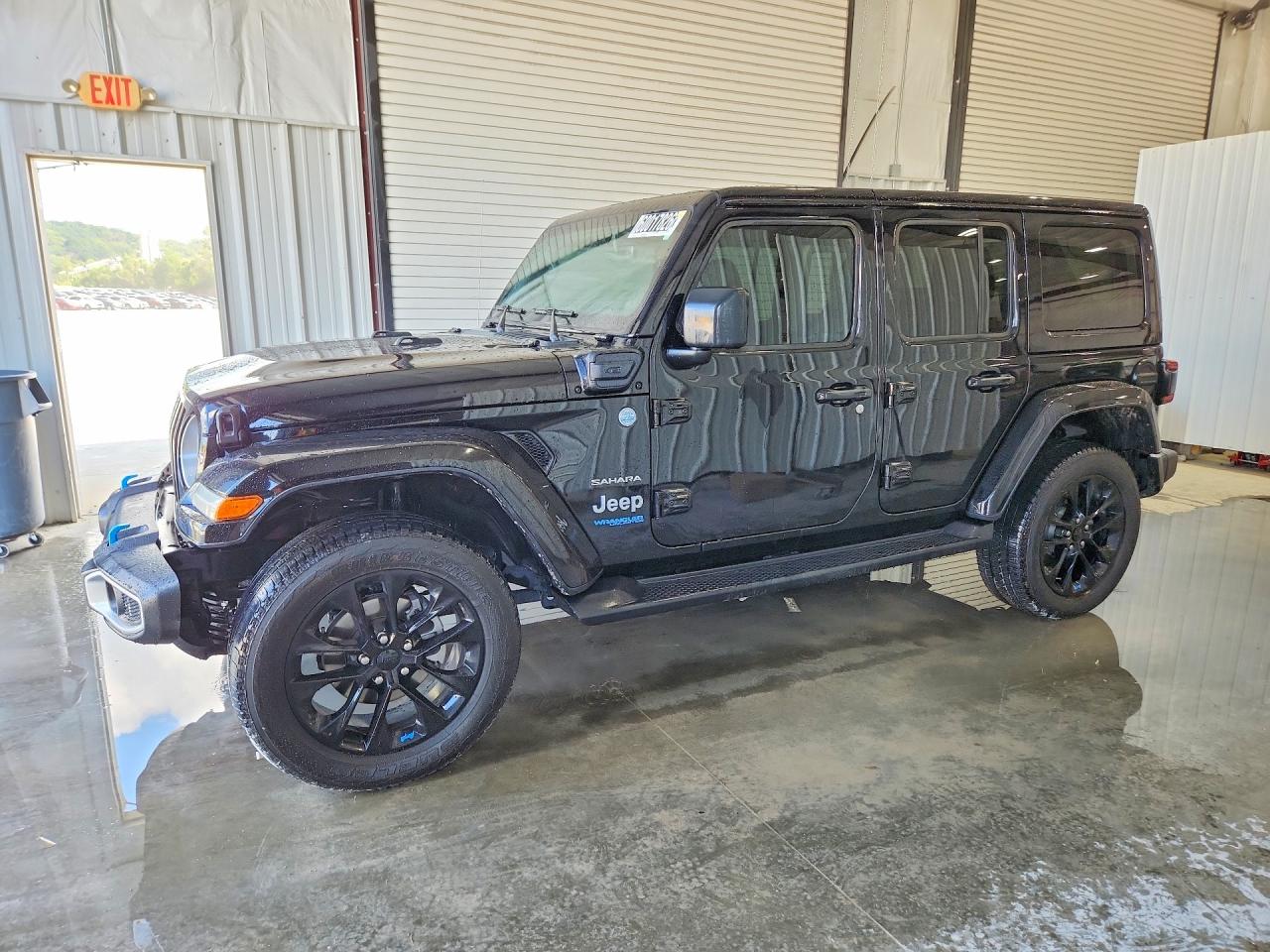 2022 Jeep Wrangler Unlimited Sahara, VIN 1C4JJXP69NW270823 — Normal wear