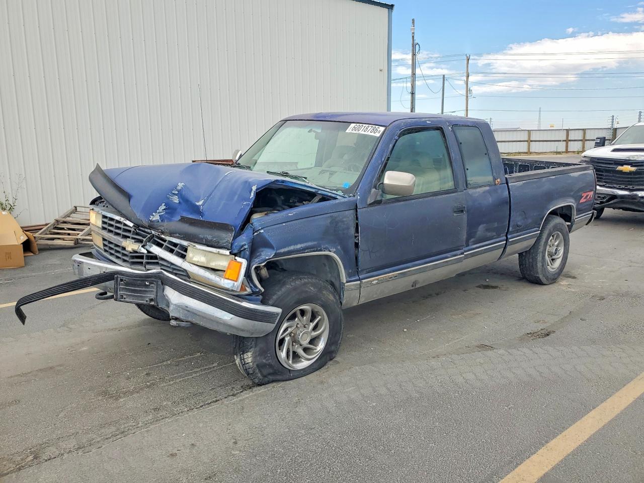 1993 Chevrolet Silverado 2500, VIN 2GCFK29K6P1174397 — Front end