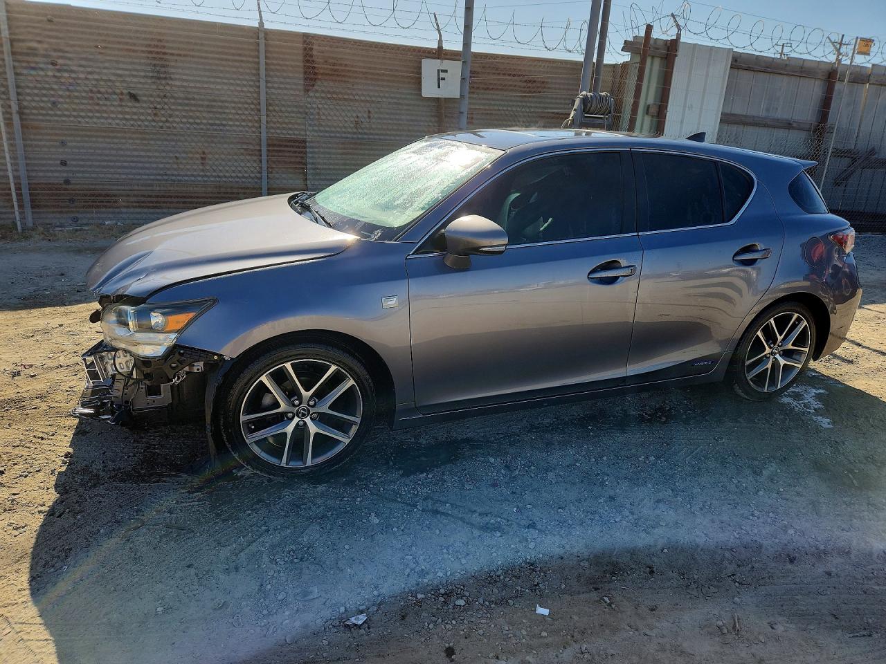 2015 Lexus CT 200h, VIN JTHKD5BH0F2226113 — Front end