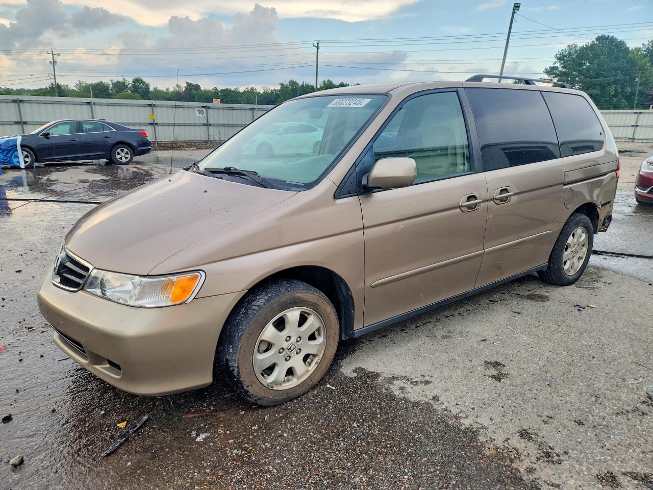 2004 Honda Odyssey EX-L, VIN 5FNRL18034B072018 — Rear end