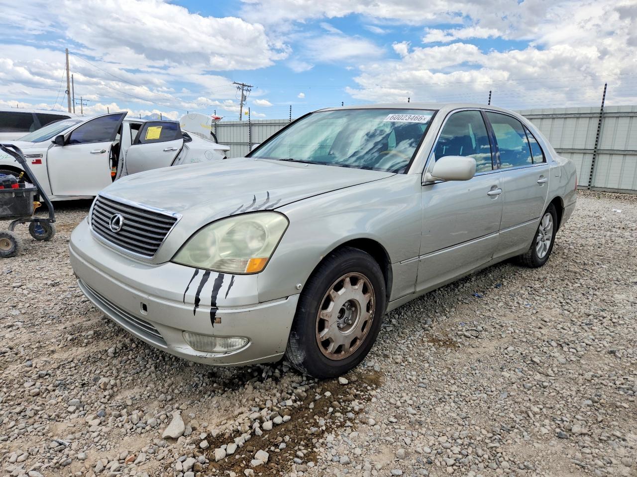 2002 Lexus LS 430, VIN JTHBN30F920052051 — Front end