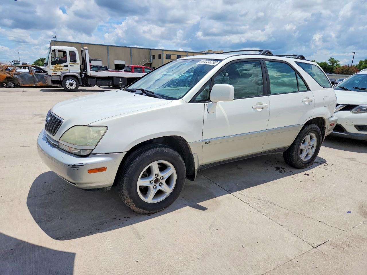 2002 Lexus RX 300, VIN JTJGF10U520147758 — Front end