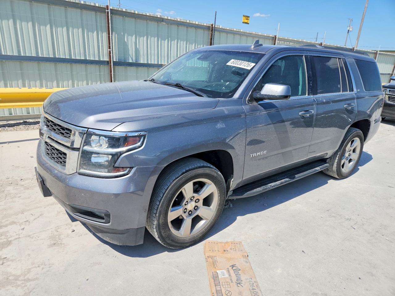 2018 Chevrolet Tahoe LT, VIN 1GNSCBKC1JR389058 — Зад