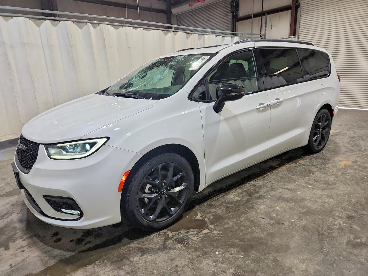 2025 Chrysler Pacifica Limited, VIN 2C4RC1GG3SR544556 — Hail