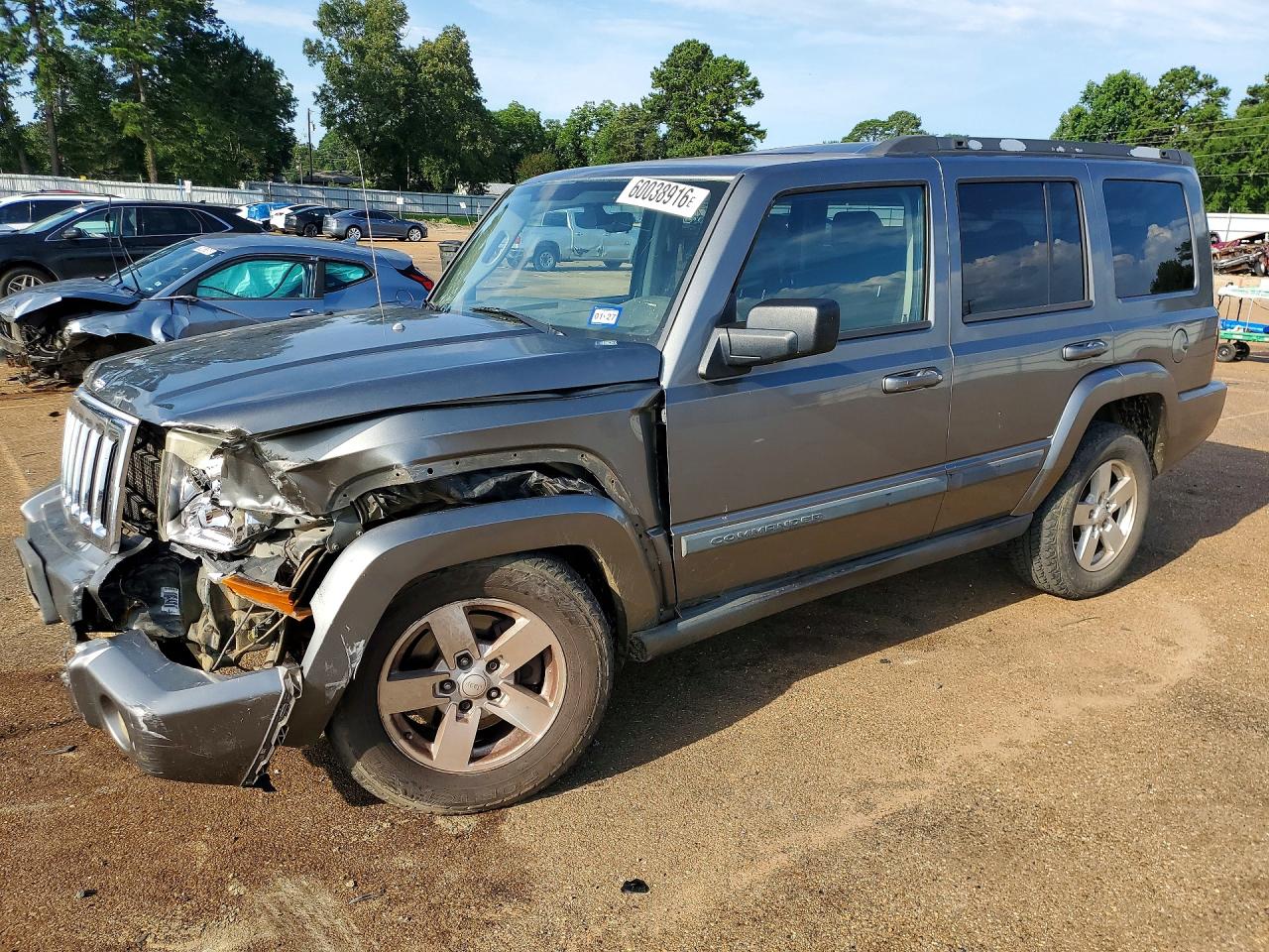 2008 Jeep Commander Sport, VIN 1J8HH48K18C125682 — Front end