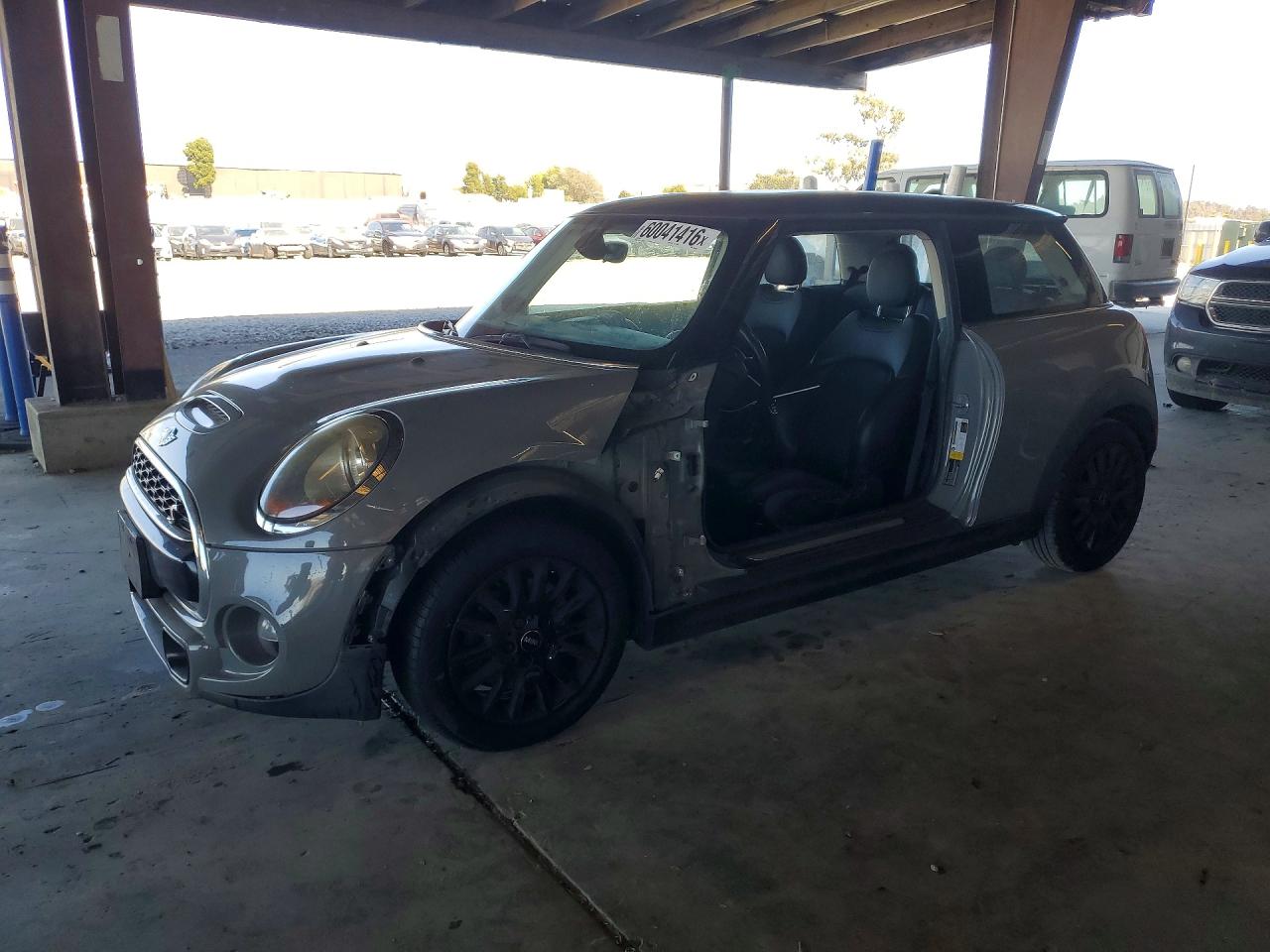 2017 MINI Hardtop Cooper S, VIN WMWXP7C52H3B94244 — Side