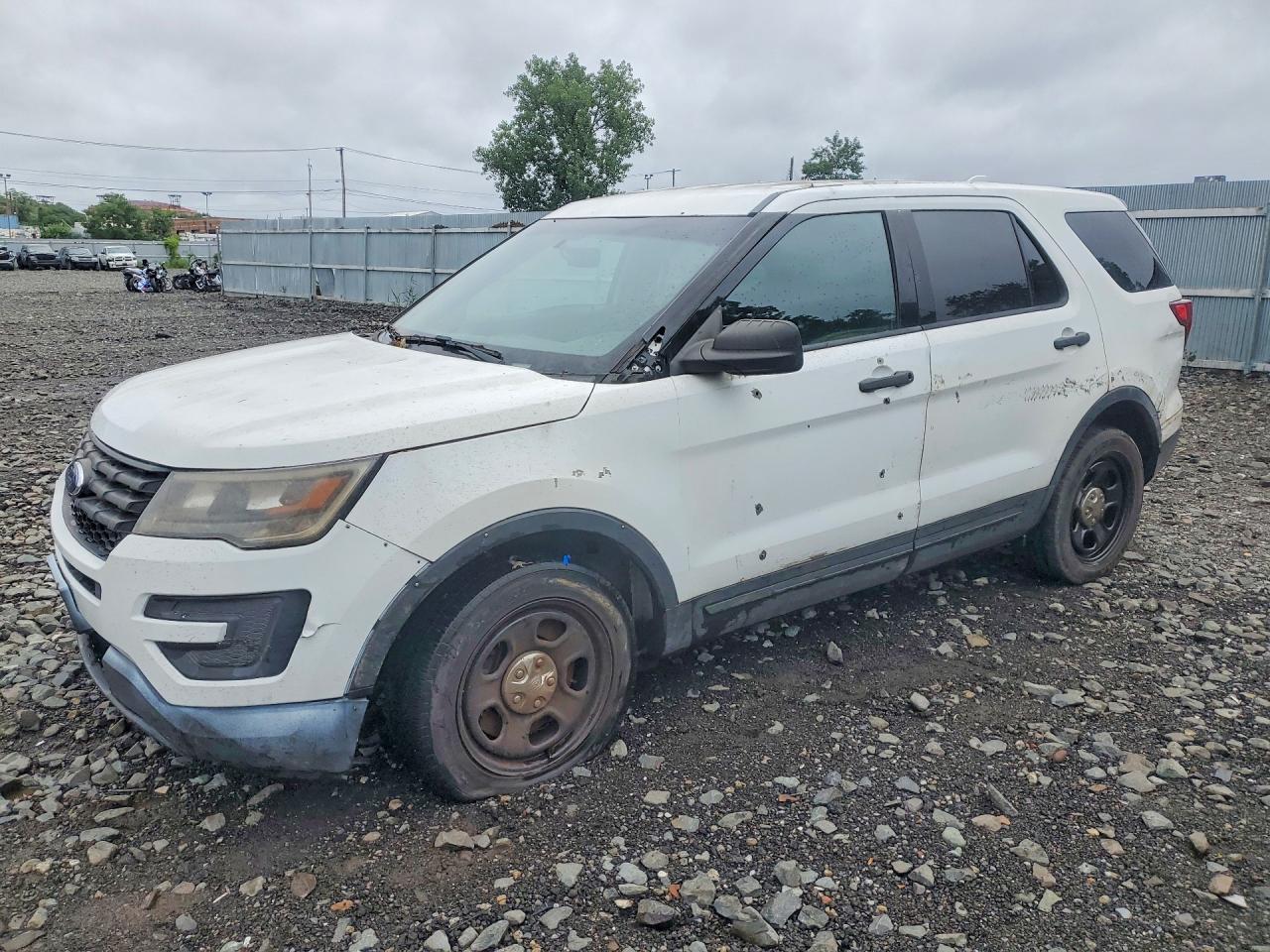 2016 Ford Police Interceptor Utility, VIN 1FM5K8AR4GGA78161 — Мелкие вмятины и царапины