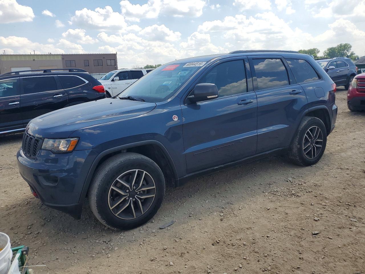 2020 Jeep Grand Cherokee Trailhawk, VIN 1C4RJFLG0LC232097 — Minor dents and scratches