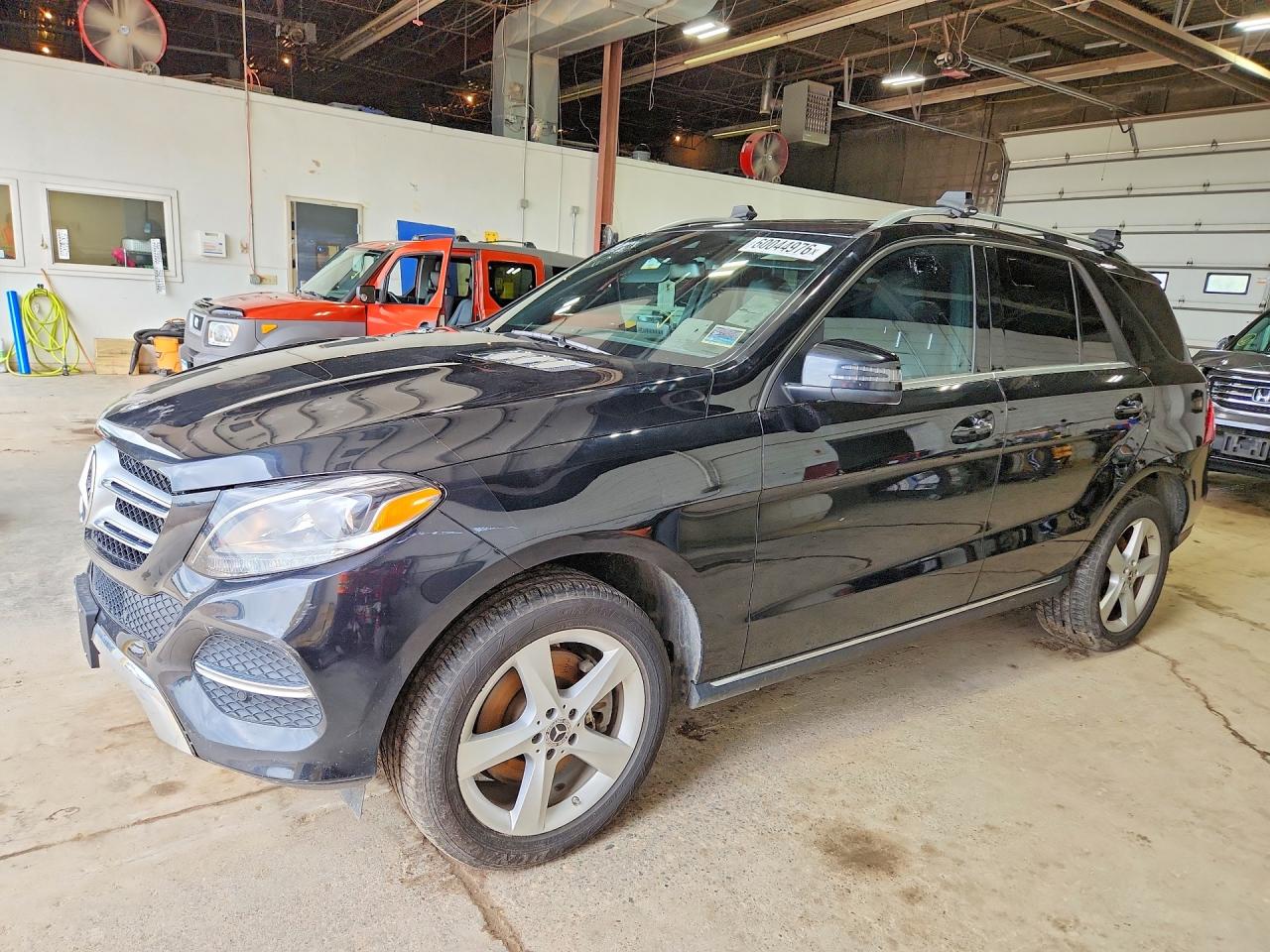 2019 Mercedes-Benz GLE 400, VIN 4JGDA5GB2KB217295 — Minor dents and scratches