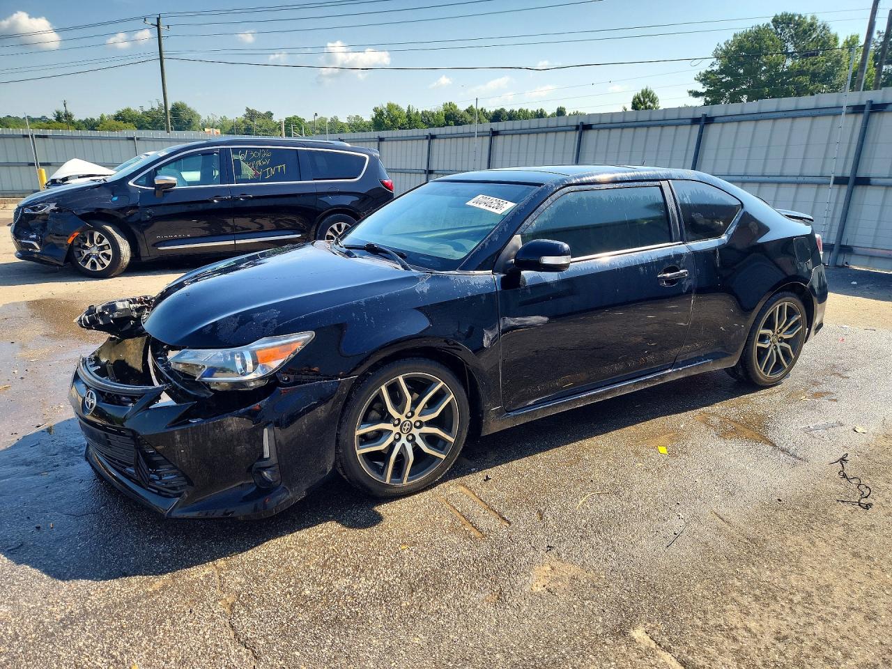 2014 Scion tC, VIN JTKJF5C74E3085724 — Front end