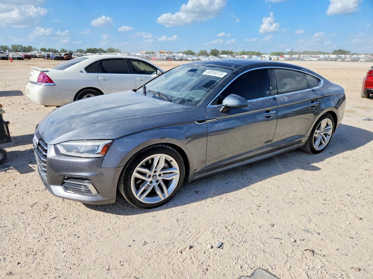 2019 Audi A5 Sportback Premium, VIN WAUANCF53KA062741 — Перед