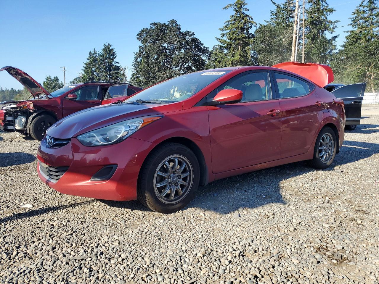 2013 Hyundai Elantra Limited, VIN KMHDH4AE9DU638317 — Rear end
