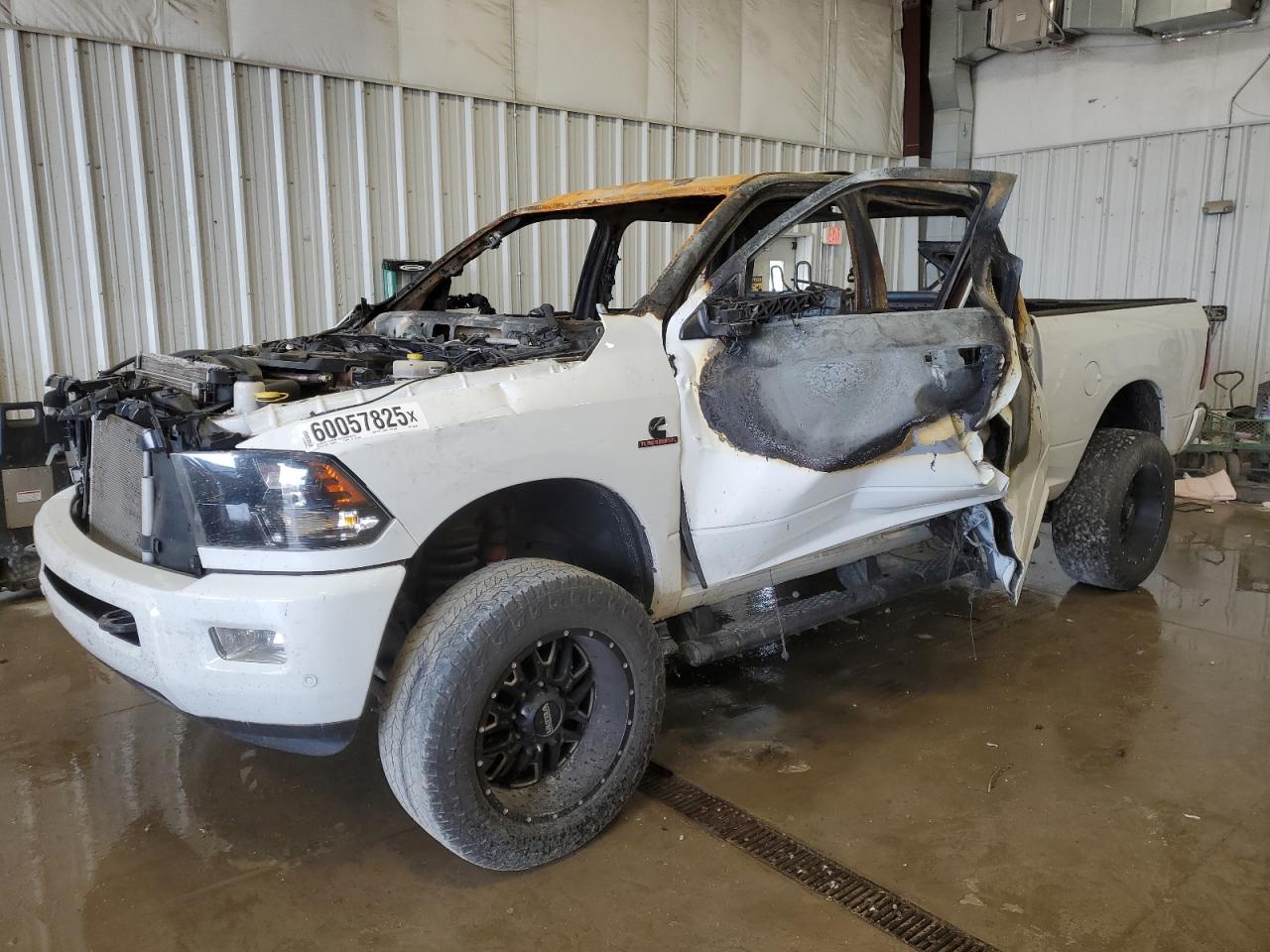 2017 Ram 2500 Big Horn, VIN 3C6UR5DL9HG686160 — Пожар в салоне