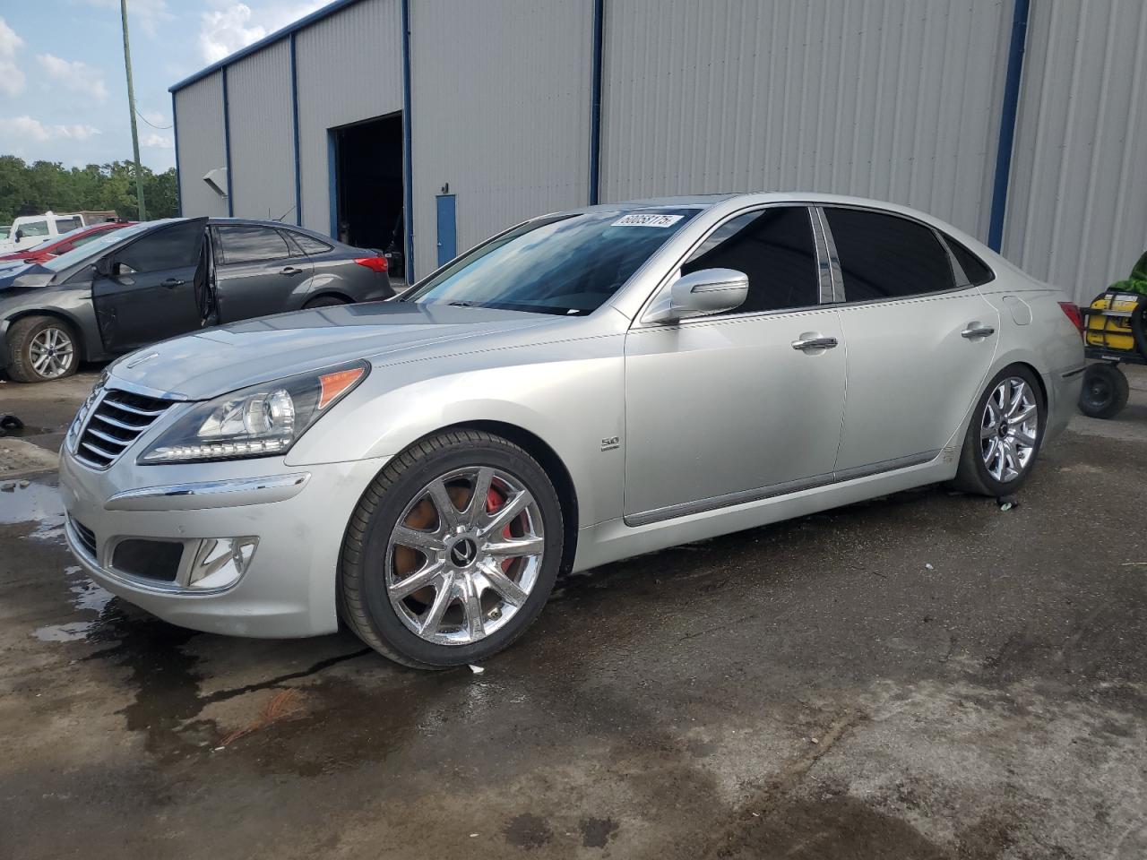 2012 Hyundai Equus Signature, VIN KMHGH4JH2CU056422 — Side