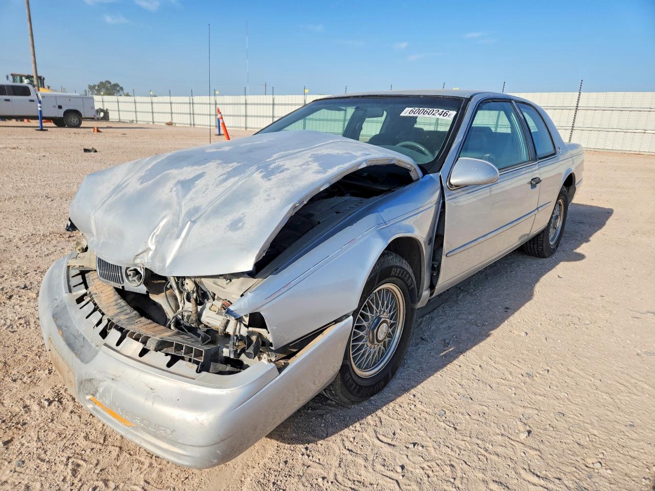 1995 Mercury Cougar XR7, VIN 1MELM62W9SH641334 — Перед