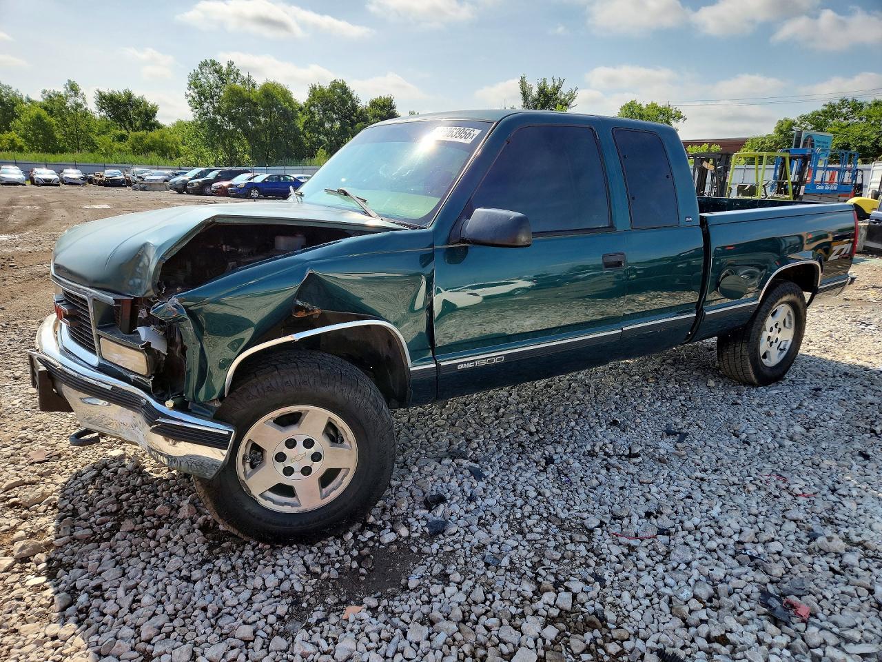 1998 GMC Sierra 1500, VIN 2GTEK19R6W1527769 — Перед