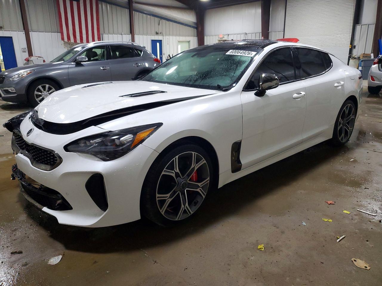 2020 Kia Stinger GT2, VIN KNAE55LC3L6079317 — Перед