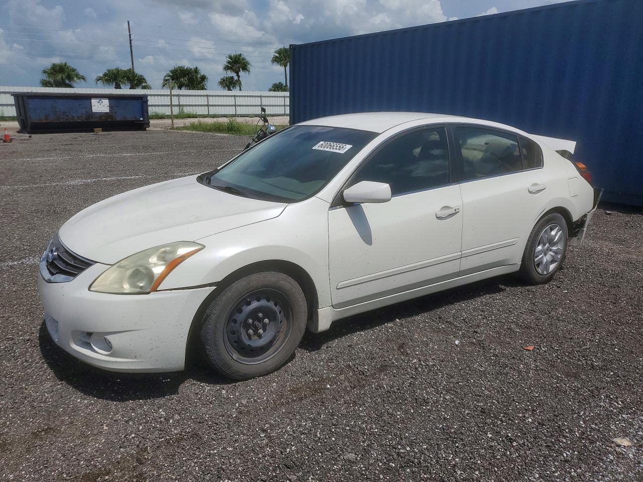 2011 Nissan Altima S, VIN 1N4AL2AP4BC168315 — Rear end