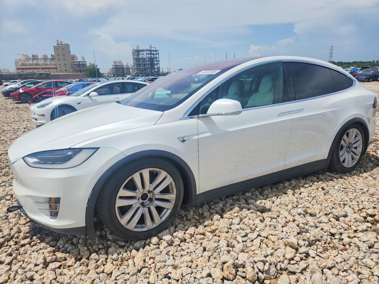 2016 Tesla Model X 70D, VIN 5YJXCBE24GF012790 — Front end