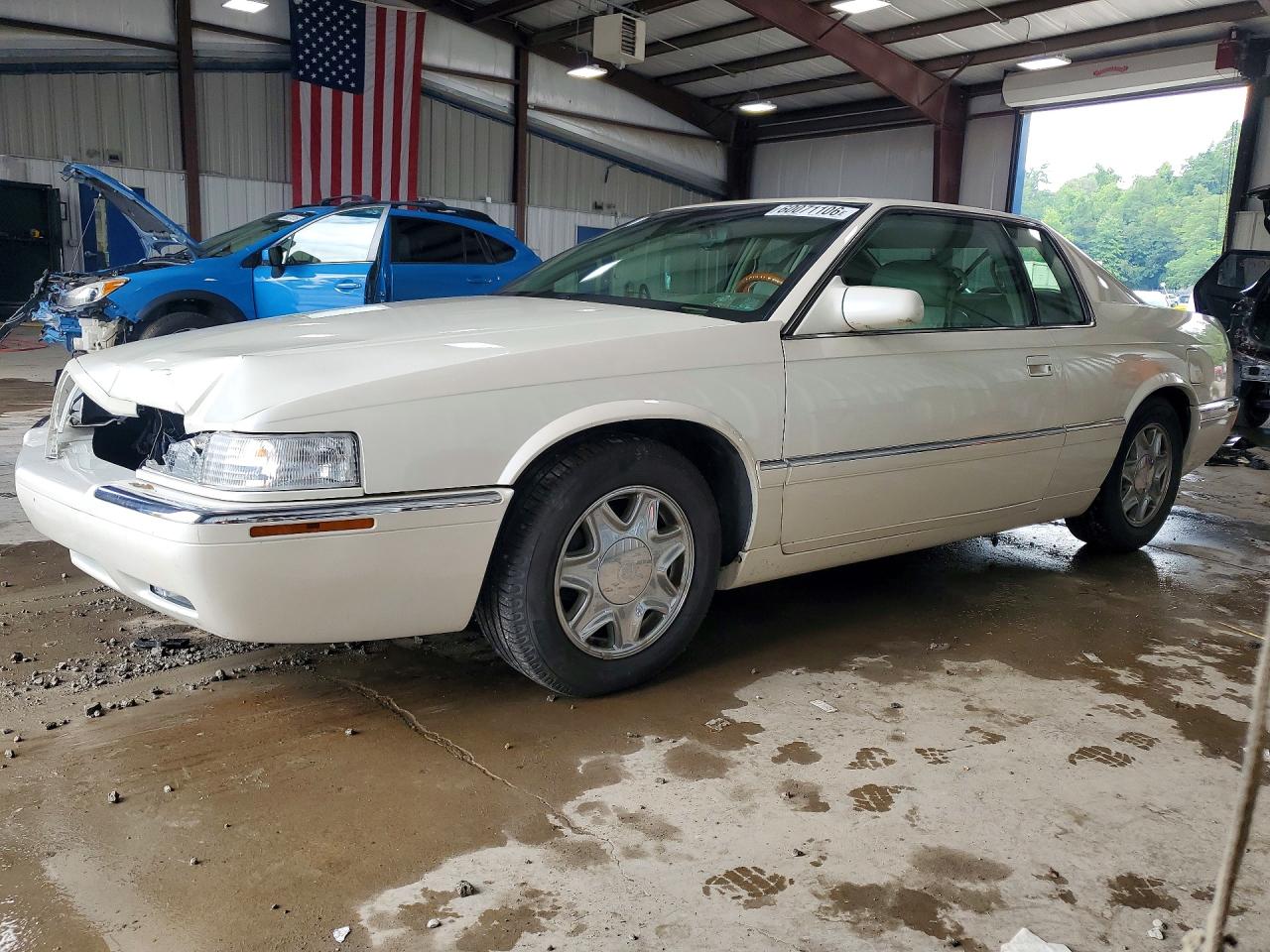 2002 Cadillac Eldorado ESC, VIN 1G6EL12Y42B103101 — Перед