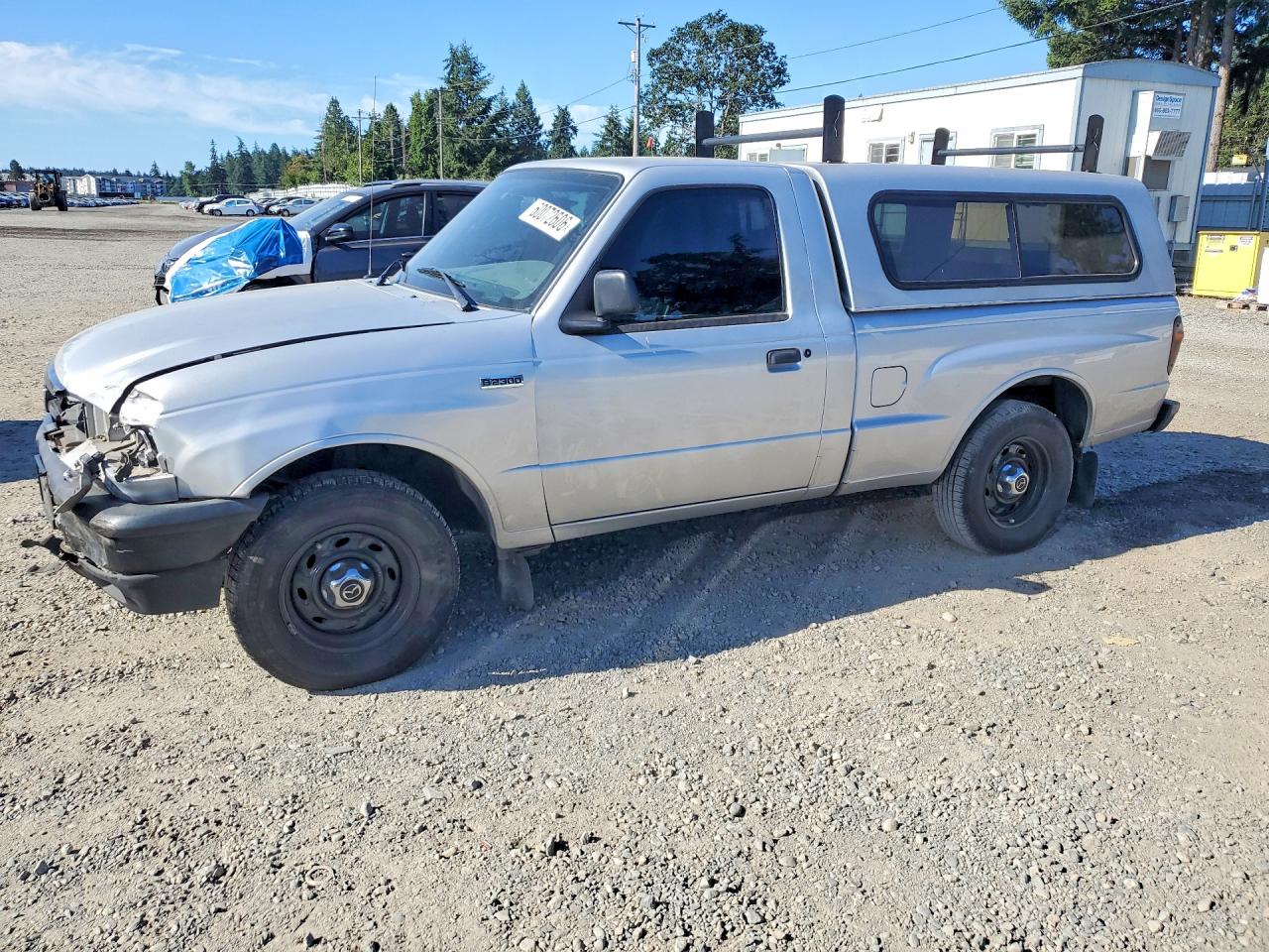 2003 Mazda B-Series SX, VIN 4F4YR12D73TM16782 — Front end