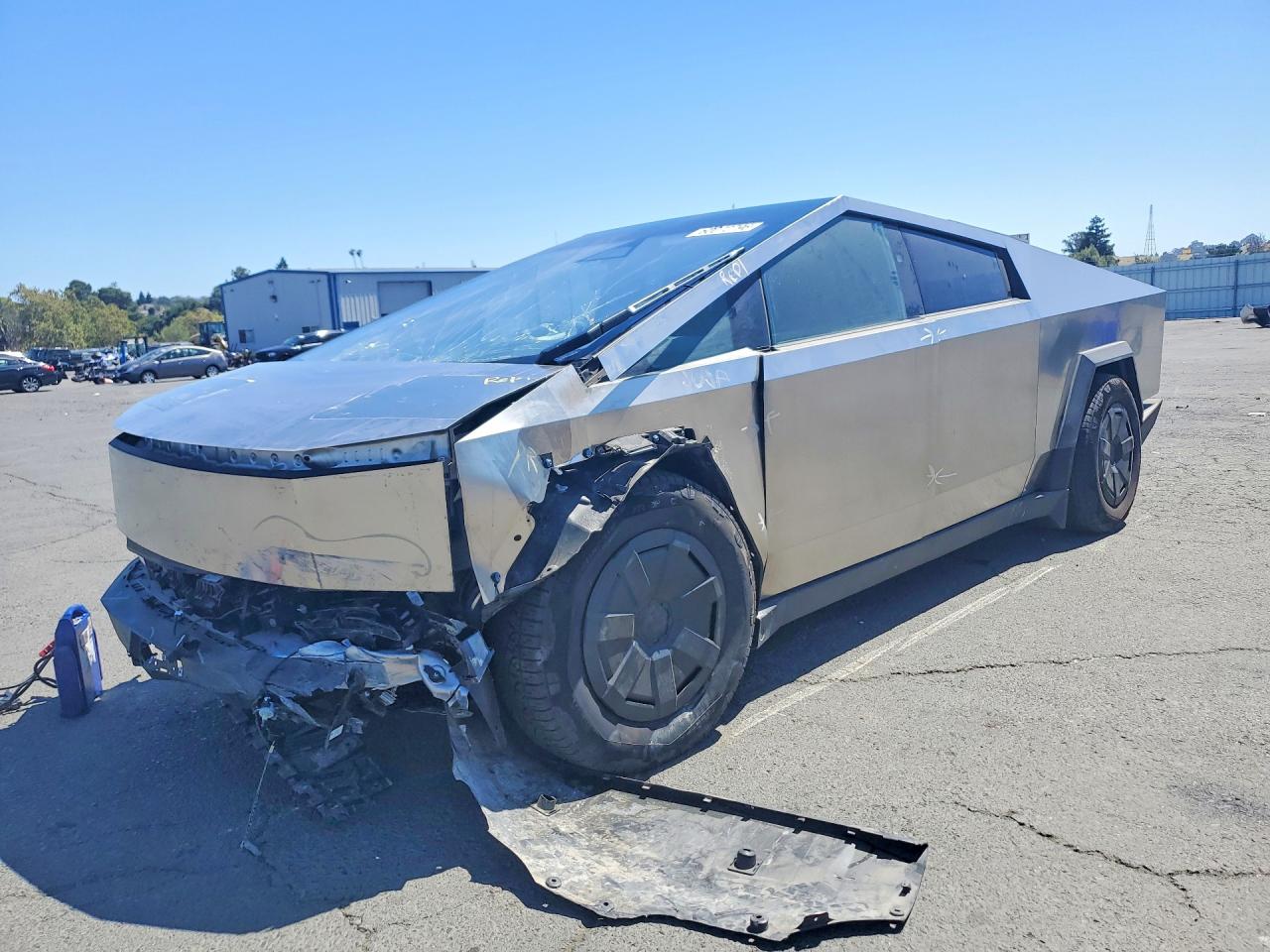 2024 Tesla Cybertruck, VIN 7G2CEHED4RA050983 — Front end