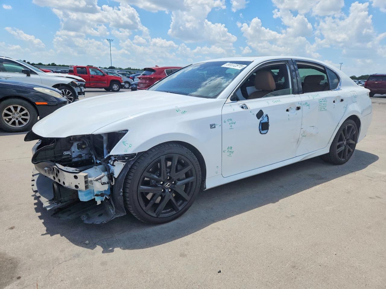 2016 Lexus GS 350 F Sport, VIN JTHBZ1BL9GA006684 — Перед
