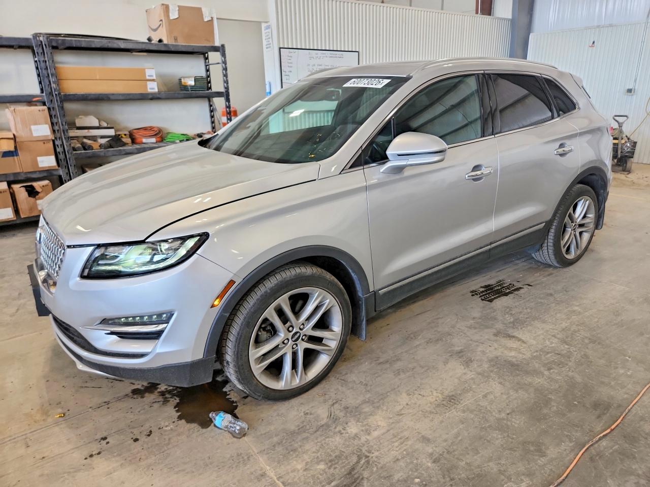 2019 Lincoln MKC Reserve, VIN 5LMCJ3D93KUL22446 — Мелкие вмятины и царапины