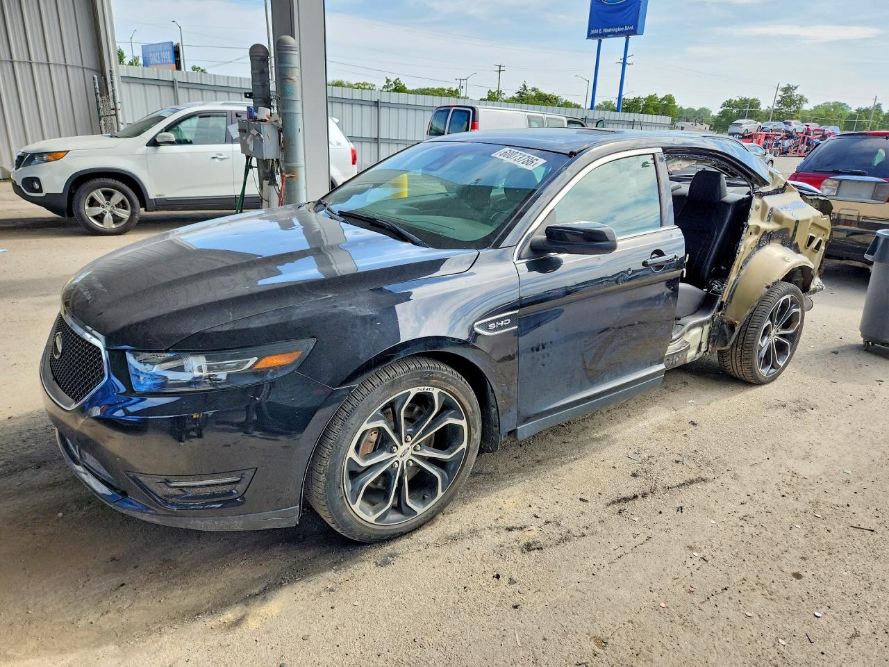 2018 Ford Taurus SHO, VIN 1FAHP2KT6JG133281 — Side