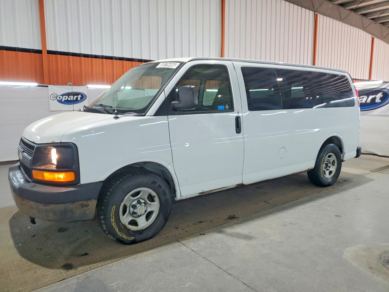2008 Chevrolet Express, VIN 1GNFH154X81158766 — Normal wear