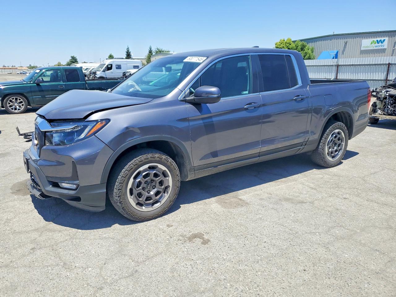 2024 Honda Ridgeline RTS, VIN 5FPYK3F47RB023693 — Front end