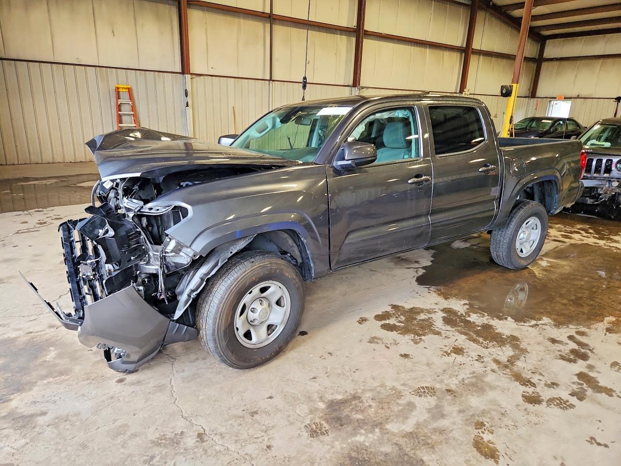2023 Toyota Tacoma TRD Sport, VIN 3TMCZ5AN8PM569289 — Перед