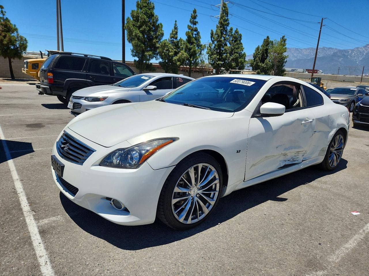 2011 Infiniti G37 Journey, VIN JN1CV6EKXBM212852 — Бок