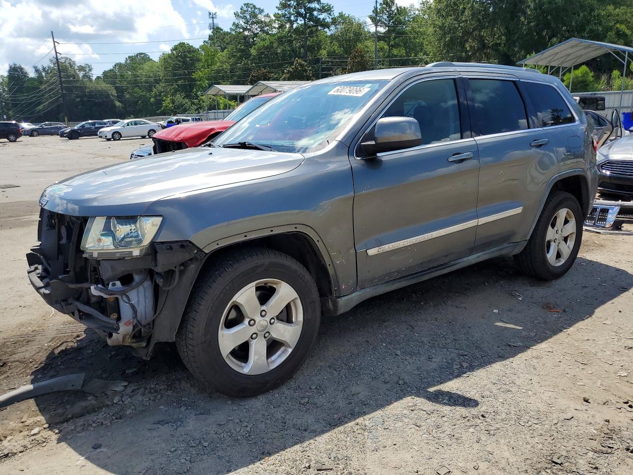 2012 Jeep Grand Cherokee Laredo, VIN 1C4RJEAG5CC209668 — Перед