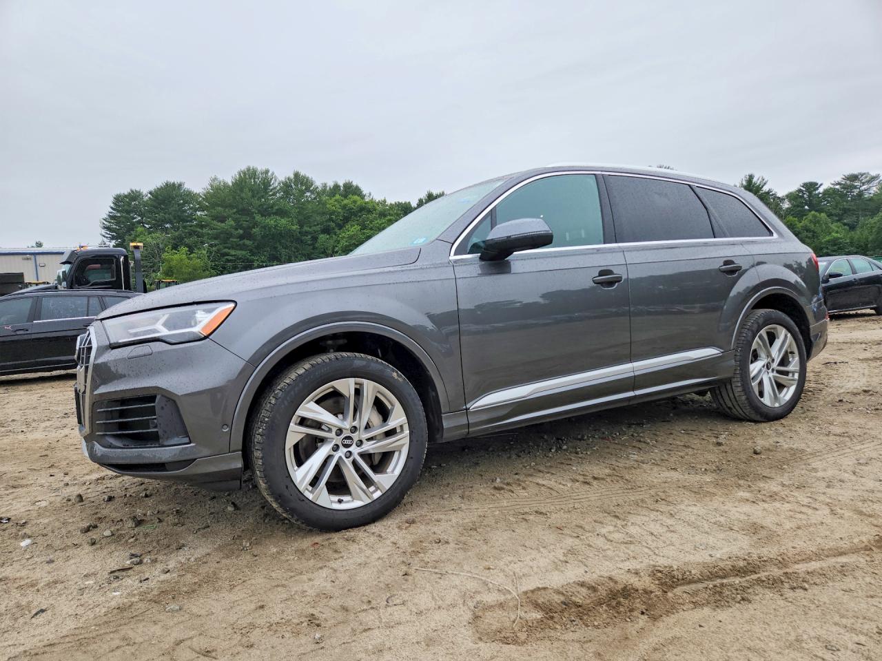 2021 Audi Q7 Premium Plus, VIN WA1LXAF75MD041946 — Мелкие вмятины и царапины
